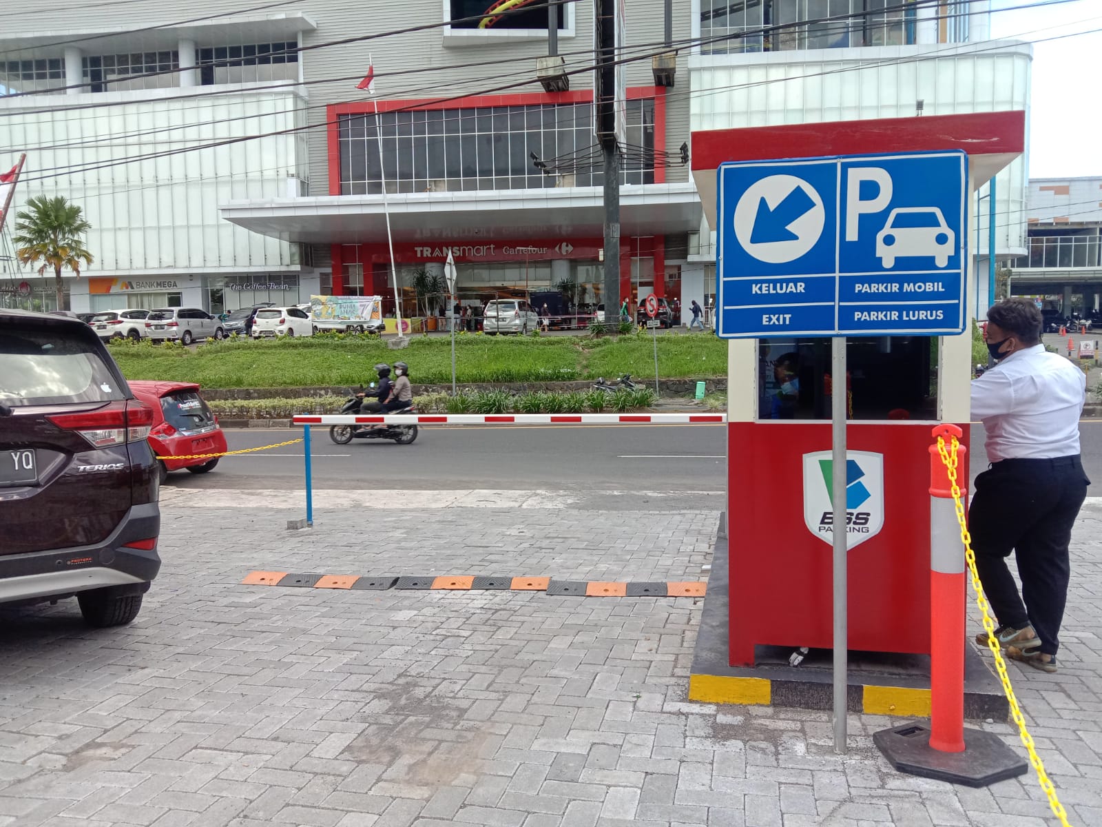 Bss Parking Toko Bintang Manado 0176