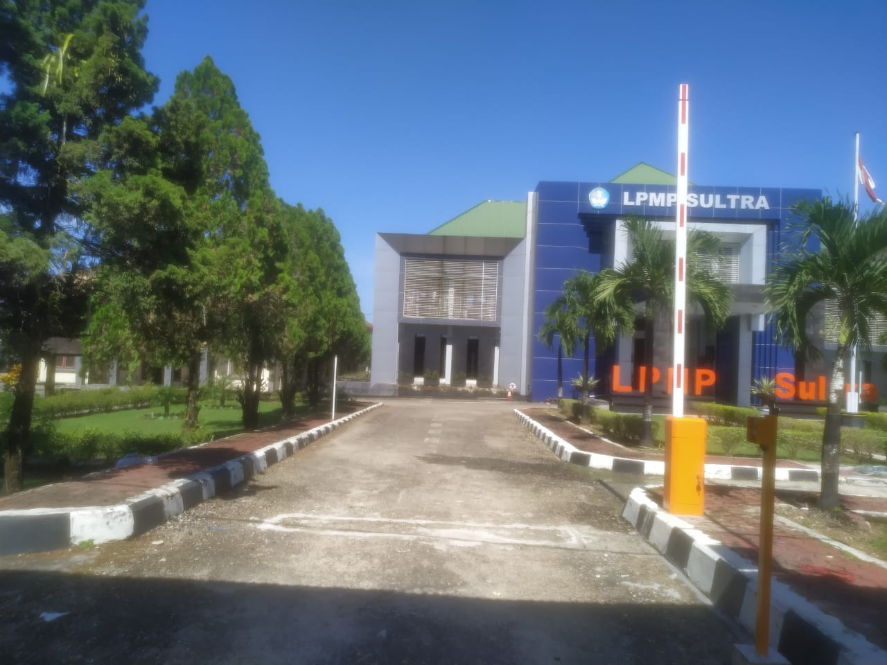 Bss Parking Kantor Lpmp Sulawesi Tenggara Kota Kendari