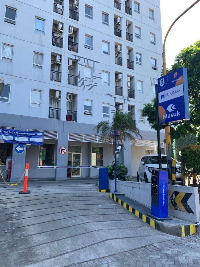 Sistem Monitoring Parkir Real Time untuk Manajemen Efisien