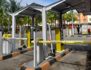 PALANG PARKIR GRESIK