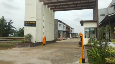 Pemasangan Portal Otomatis Sistem RFID Online di Pasundan Residence Palembang