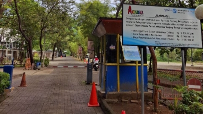 Pemasangan Palang Parkir Otomatis Manless Berbayar di Wisata Pantai Akkarena, Makassar