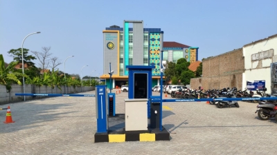 Pemasangan Palang Parkir Otomatis Manless Berbayar di RSU Assakinah Medika,  Jawa Timur