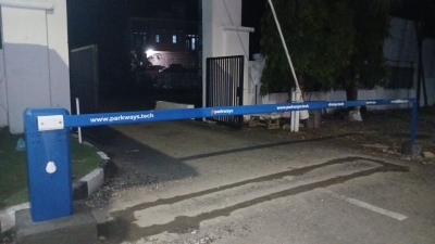 Pemasangan Palang Portal Manual di Kejaksaan Negeri Luwu, Sulawesi Selatan